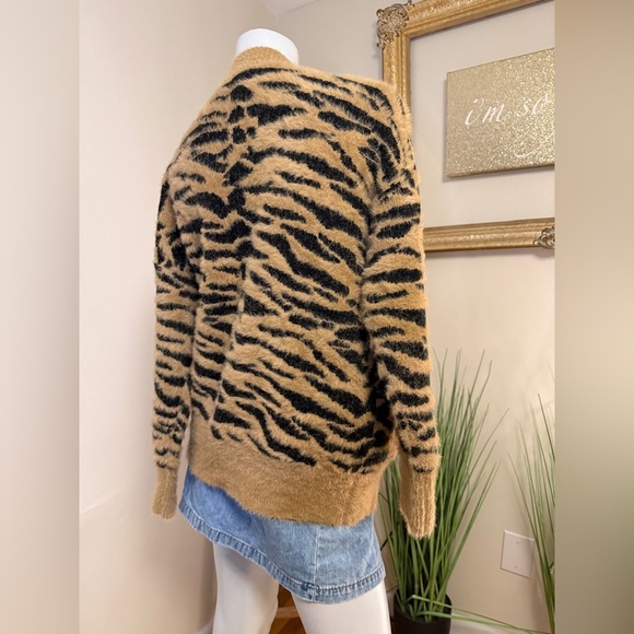 Lulu's Fierce Feelings Tan Tiger Print Eyelash Knit Cardigan Sweater S/M - Picture 4 of 9